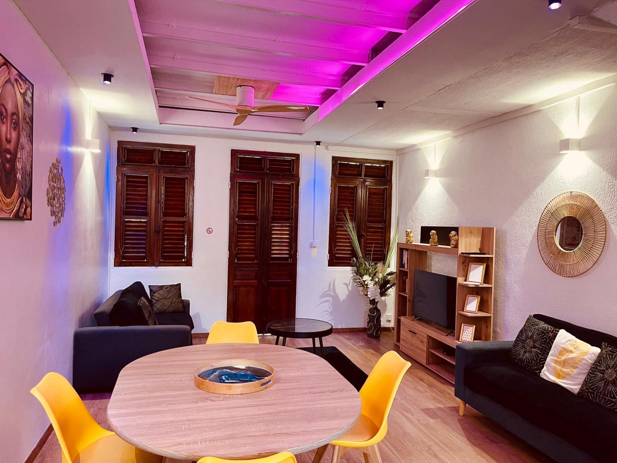 Loft T2 En Couleur En Plein Centre Ville Fort-De-France Martinique Exterior foto